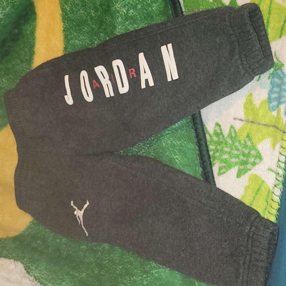 Nike Jordan sweatpants 2t